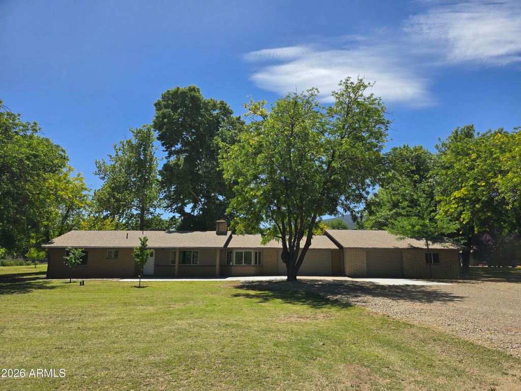 Photo of 843 E Armetta Drive, Camp Verde, AZ 86322 (MLS # 7022762)