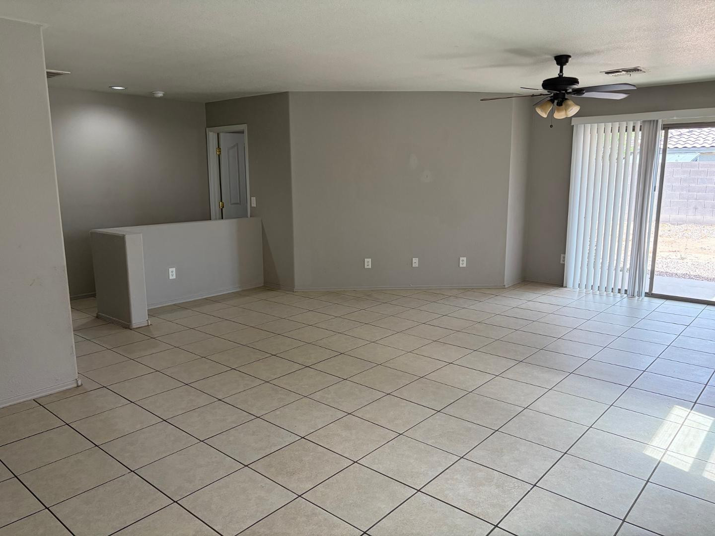 847 E Desert Rose Trail
