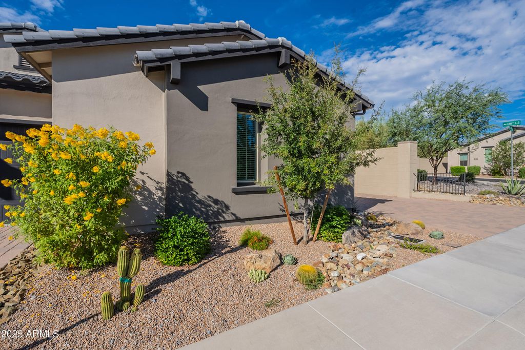 Photo of 38500 N School House Road #3, Cave Creek, AZ 85331 (MLS # 6931922)