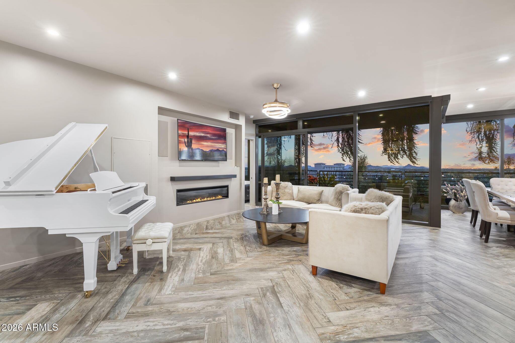 7120 E Kierland Boulevard 915