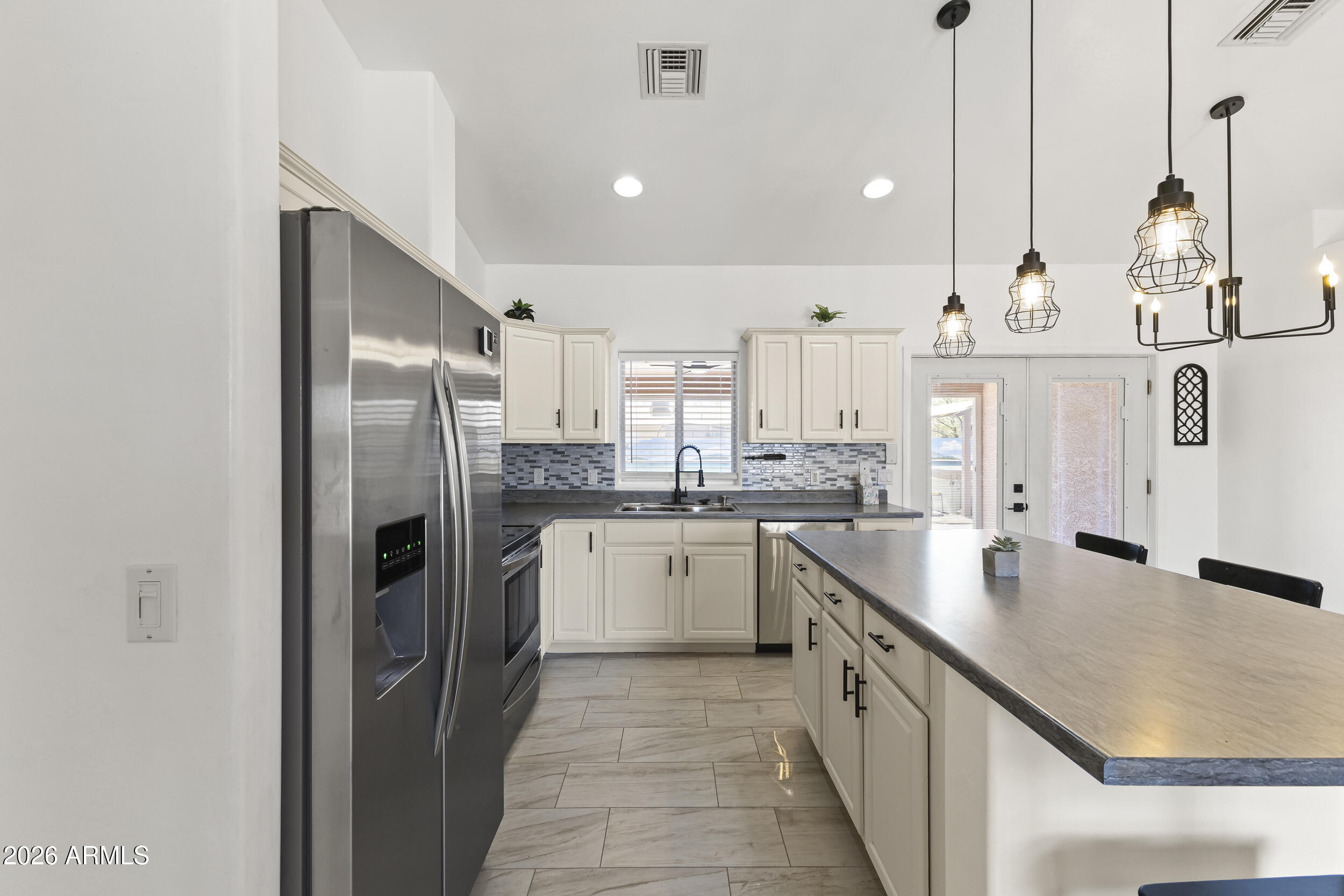 9343 W PINEVETA Drive