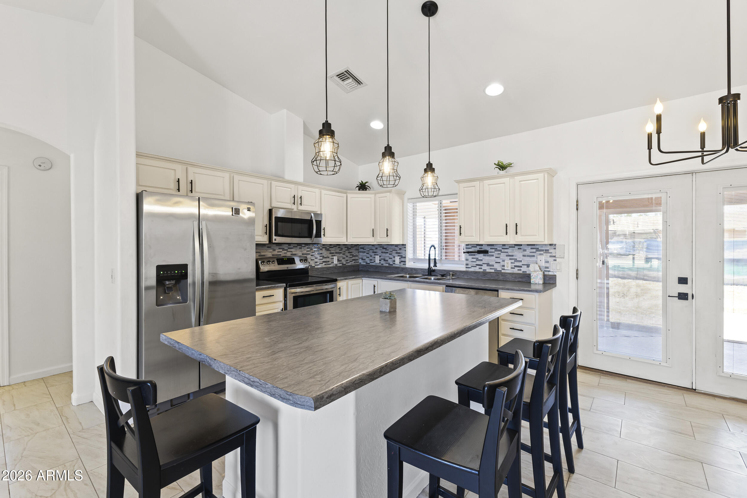 9343 W PINEVETA Drive