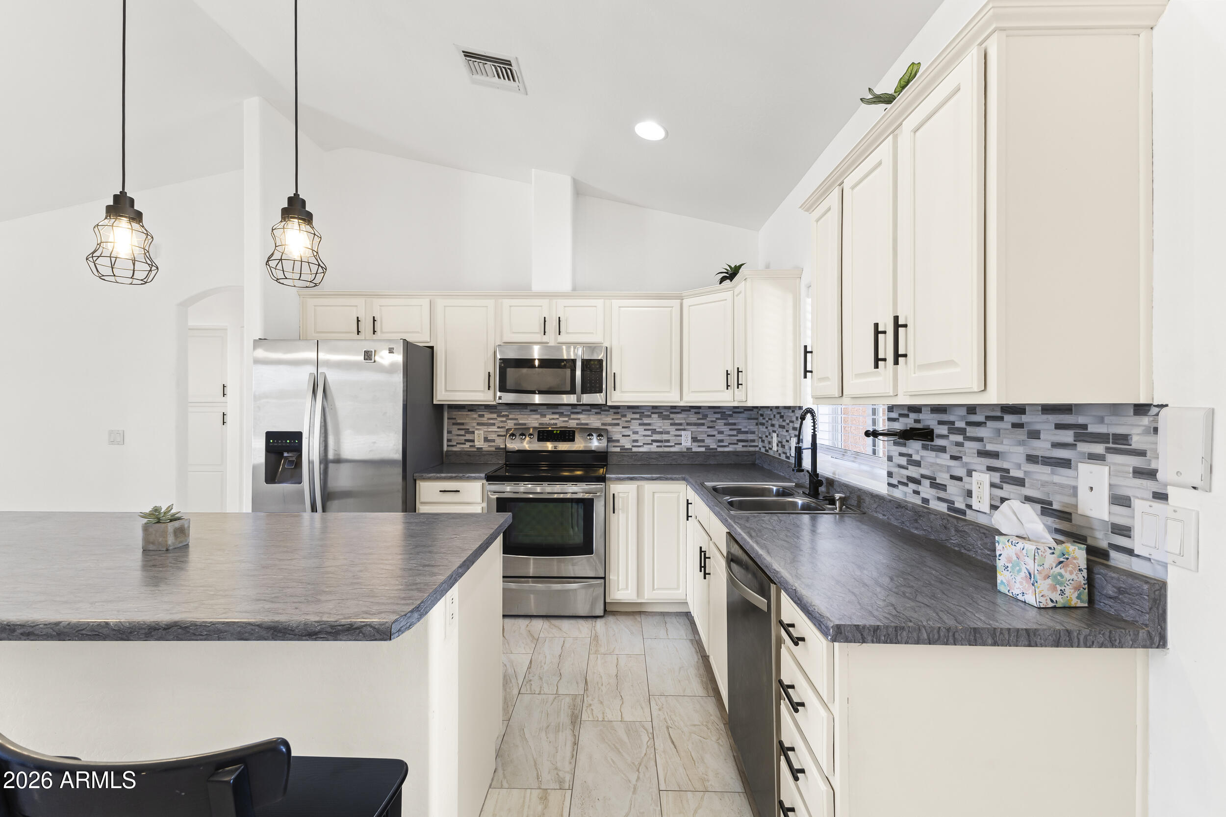 9343 W PINEVETA Drive