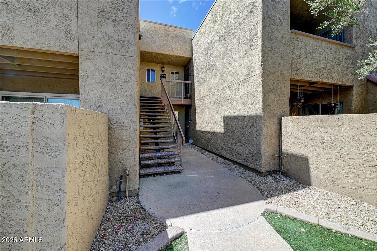 5877 N GRANITE REEF Road 2240
