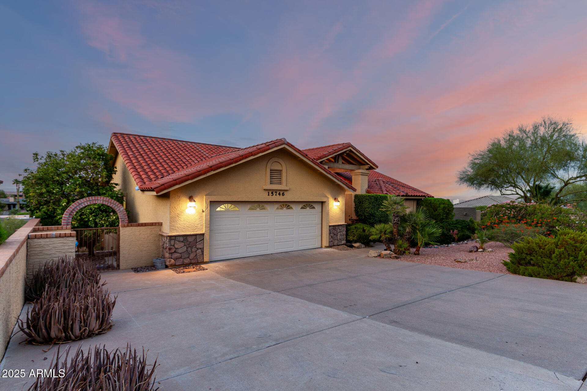 15746 E CHOLLA Drive