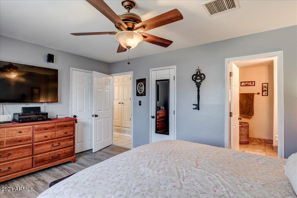 KINGS MANOR - Residential