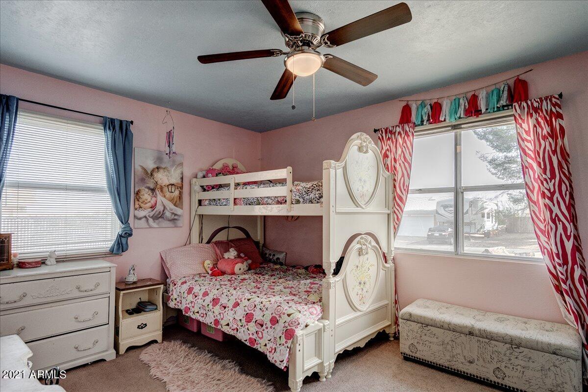 KINGS MANOR - Residential