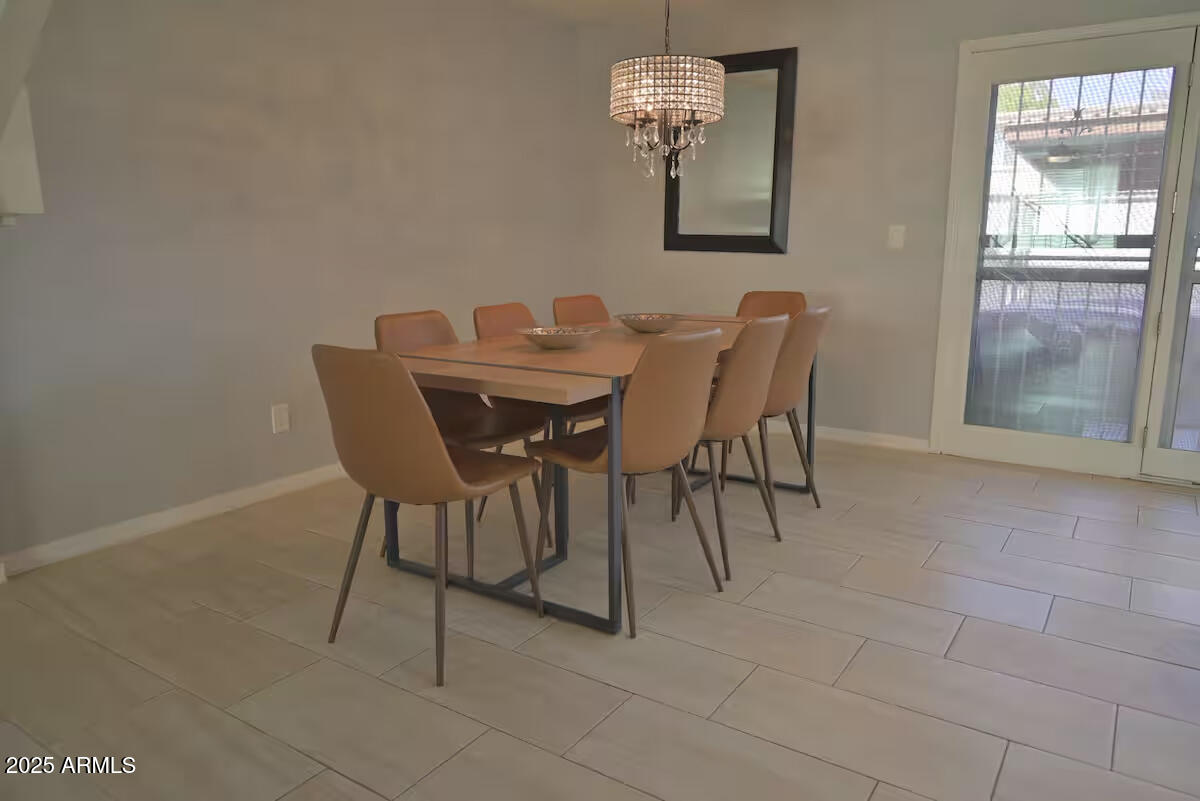 4354 N PARKWAY Avenue