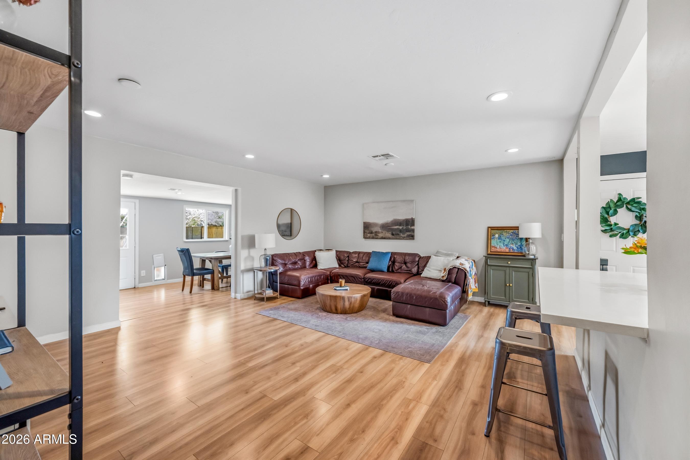 1831 W NORTHVIEW Avenue