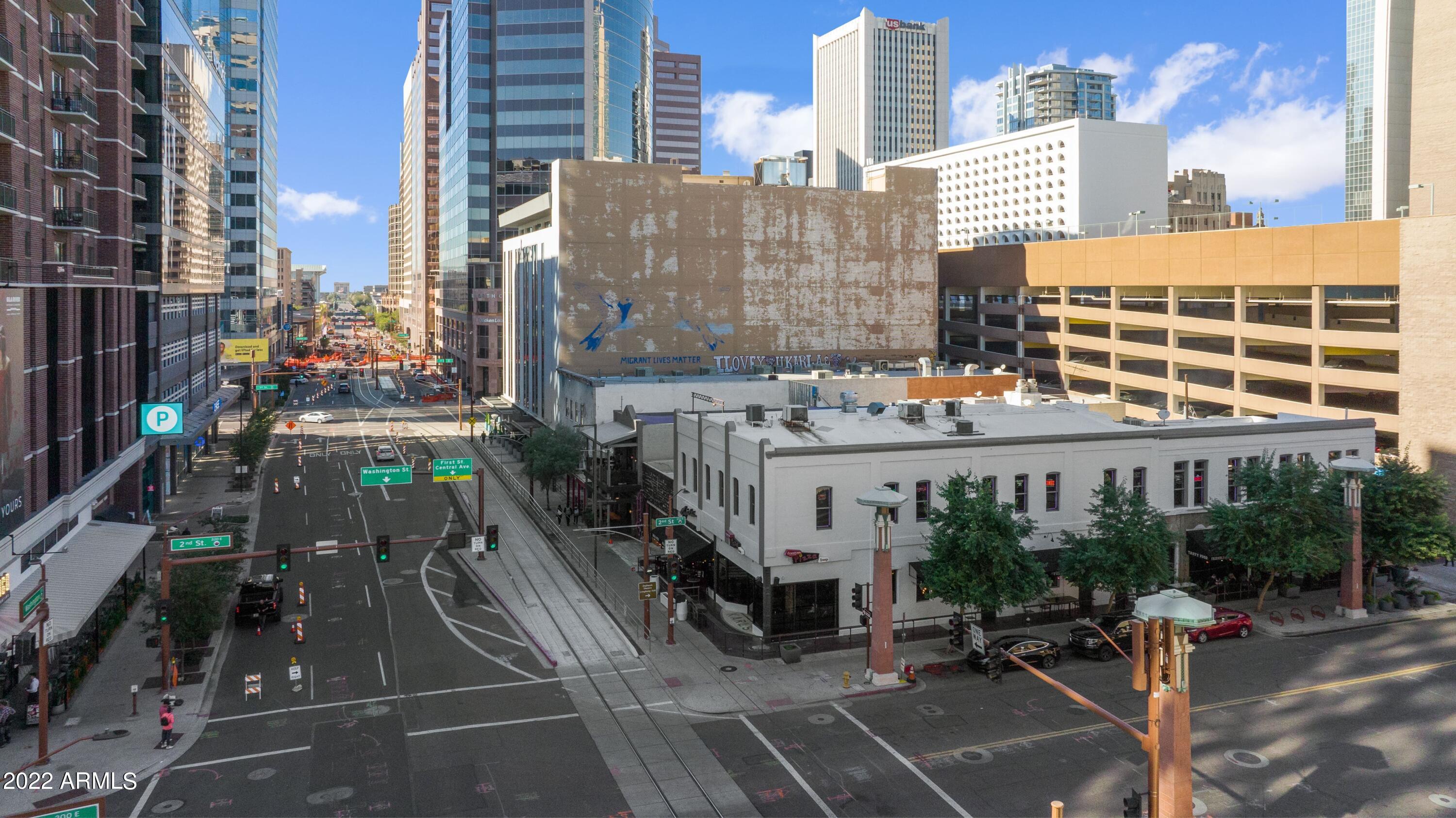 122-126 E WASHINGTON Street