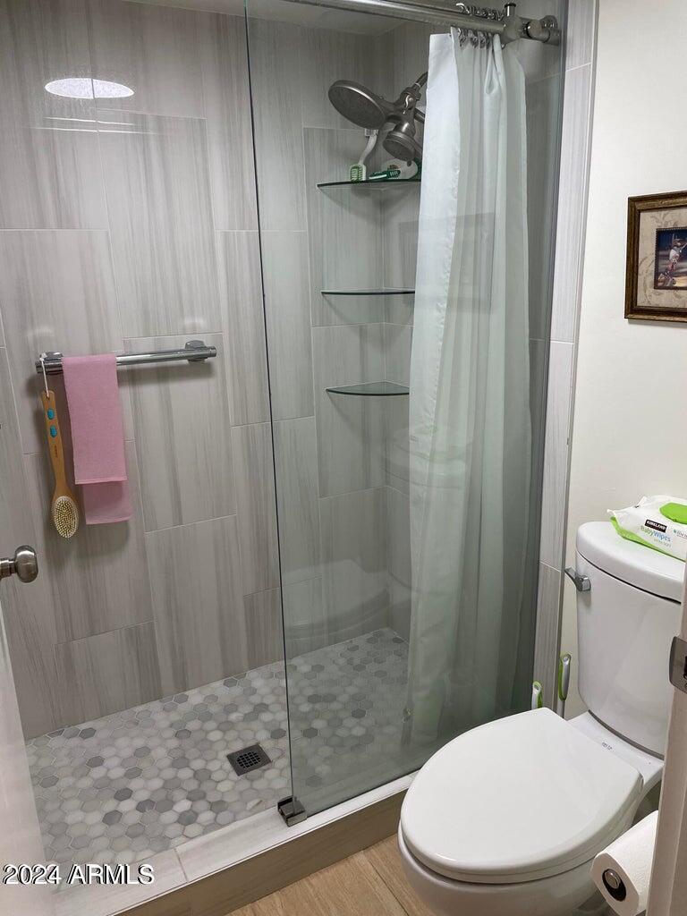 CAMELBACK HOUSE - Residential Lease