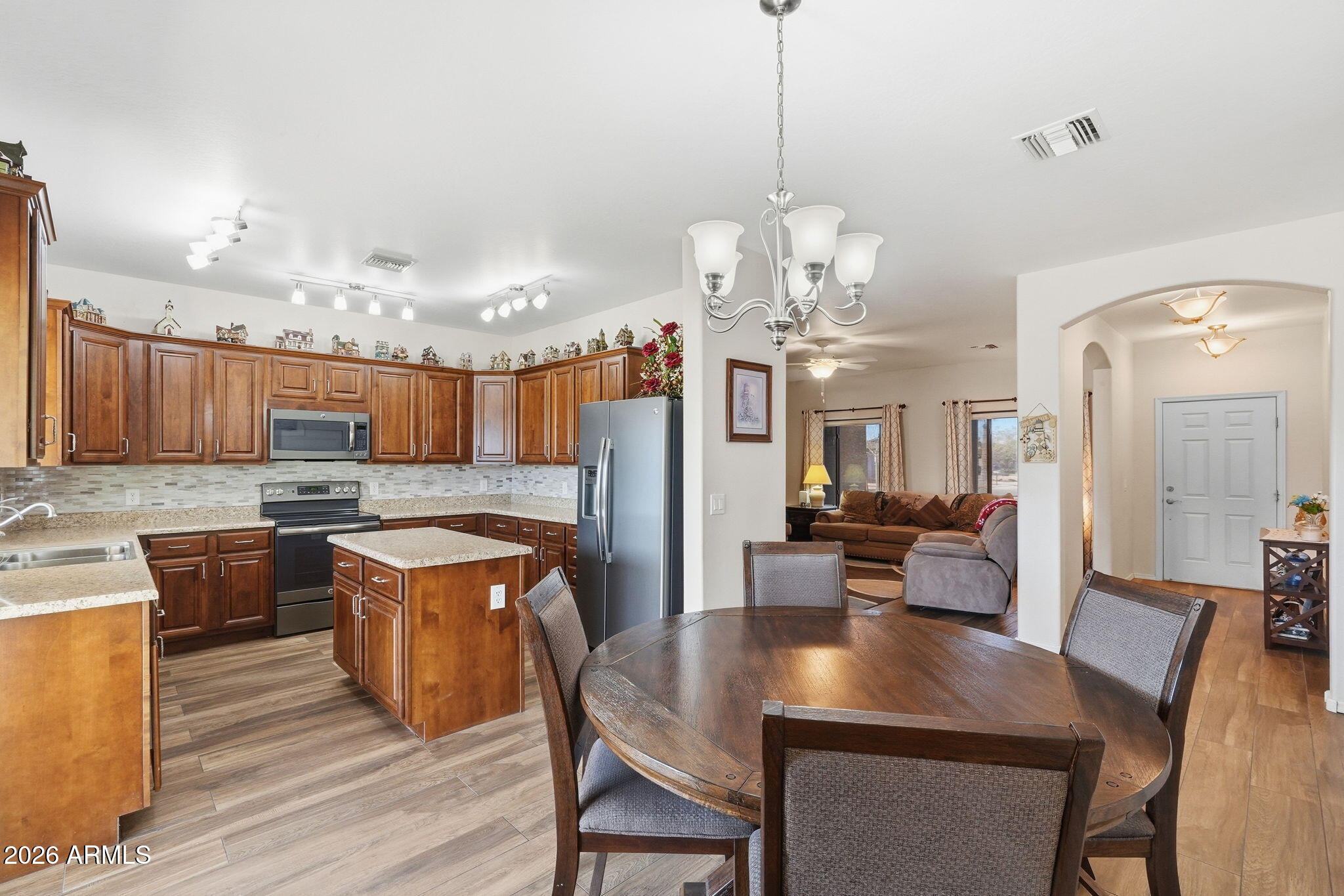 1732 N CAMERON Street