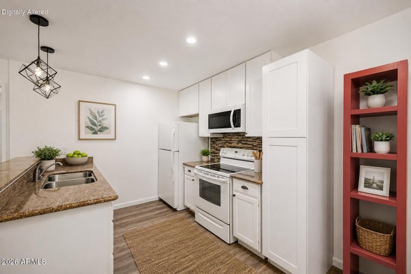 5525 E THOMAS RD UNIT R13, PHOENIX, AZ 85018 - Image a54ab9e314ea0de40a387d3b4e8dd410/627433127