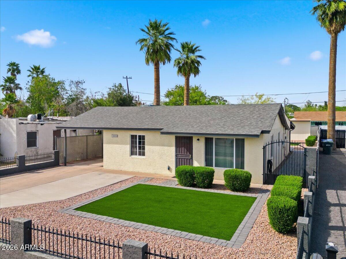 2312 E HARVARD Street