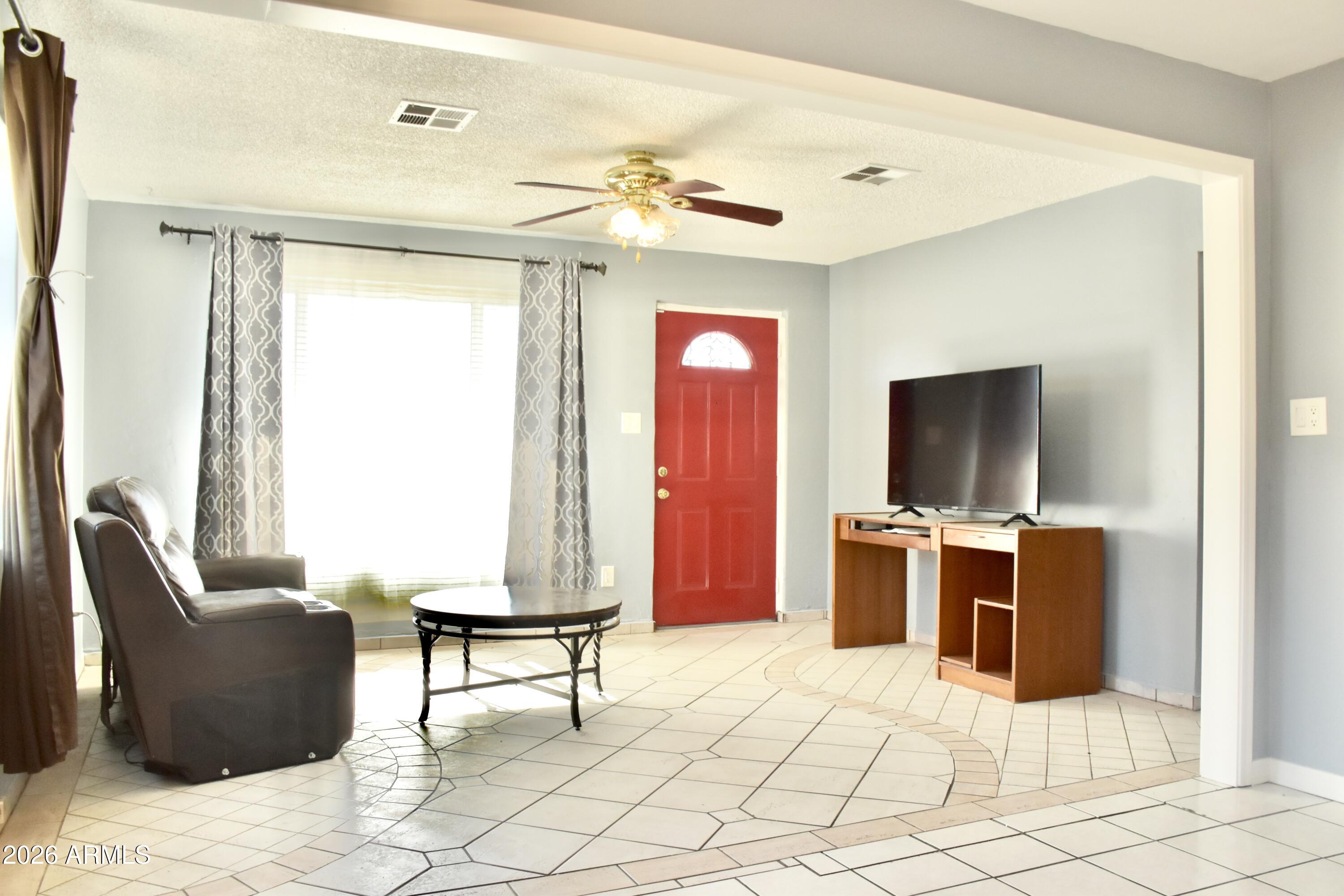 2312 E HARVARD Street