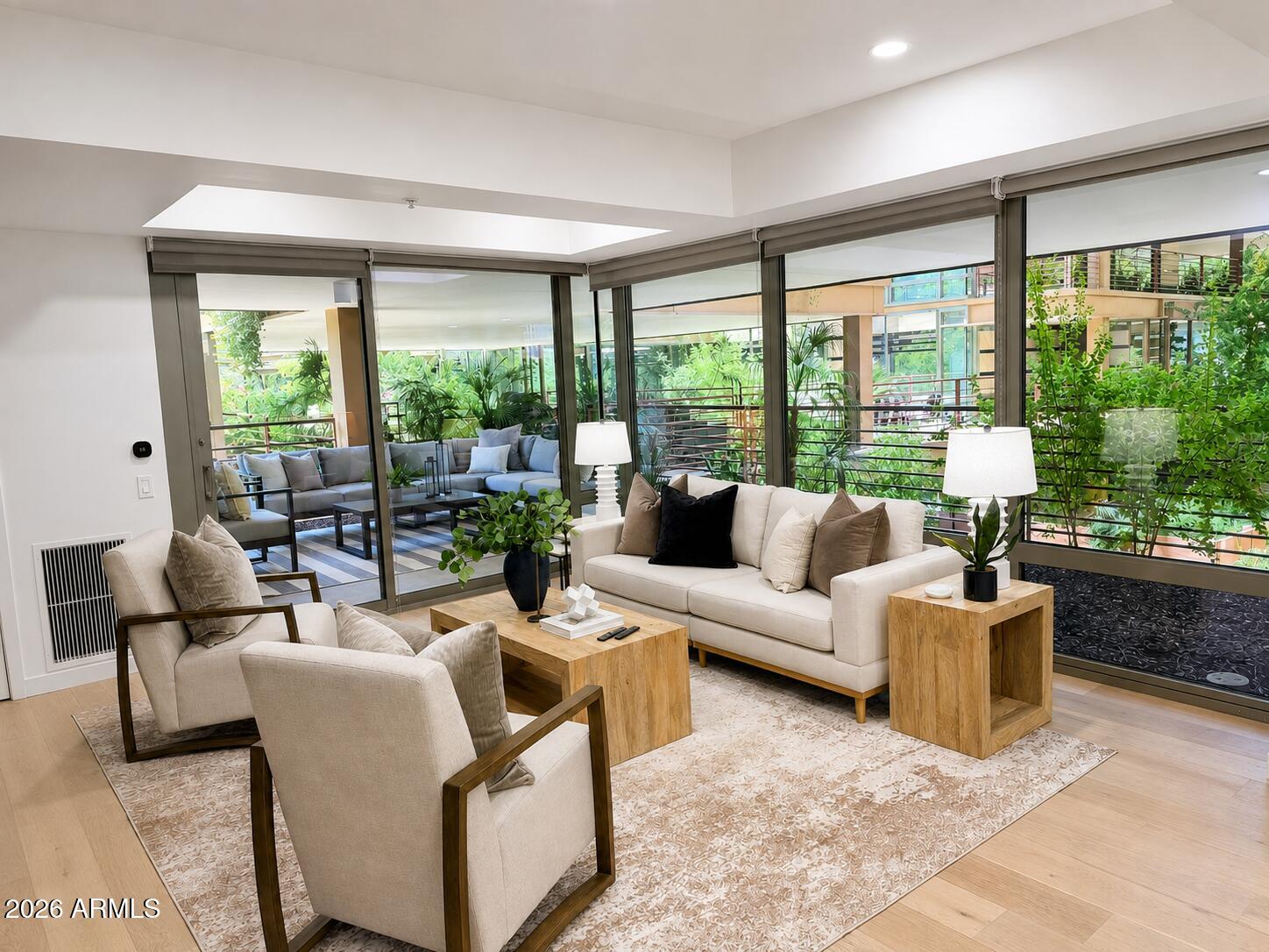 7161 E RANCHO VISTA Drive b2002