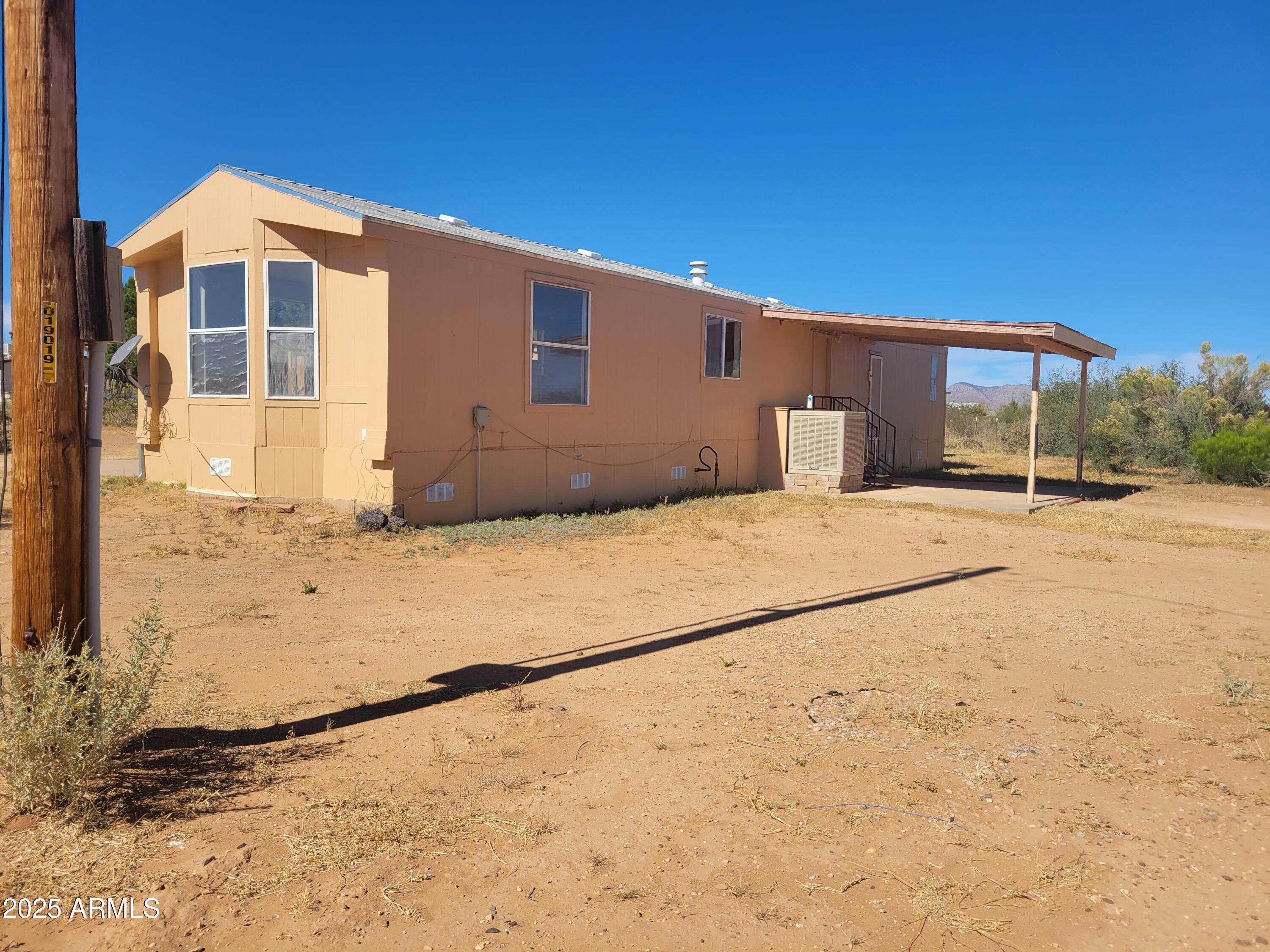 2548 N CALLE TERCERO --