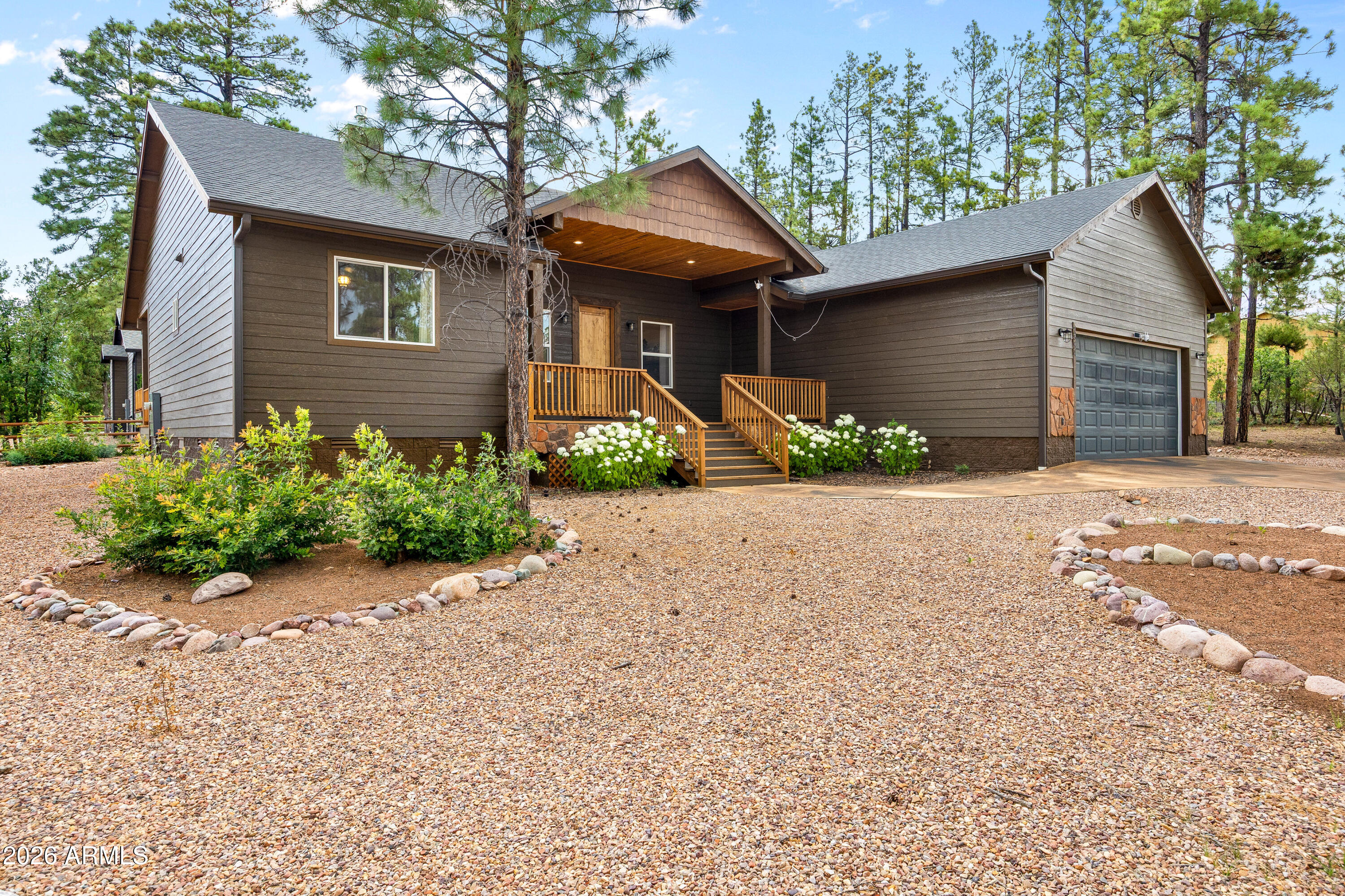 2554 S WILLOW Way