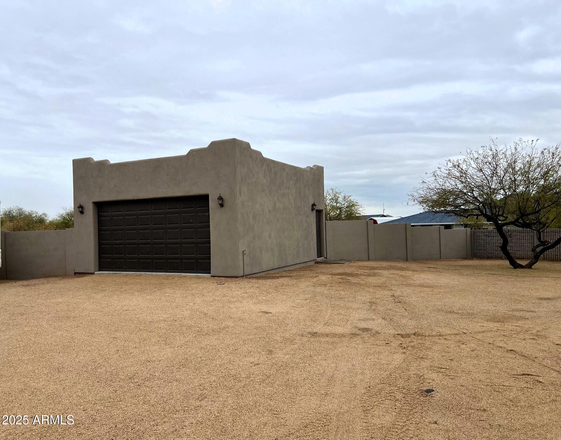 2427 W DESERT HILLS ESTATE Drive