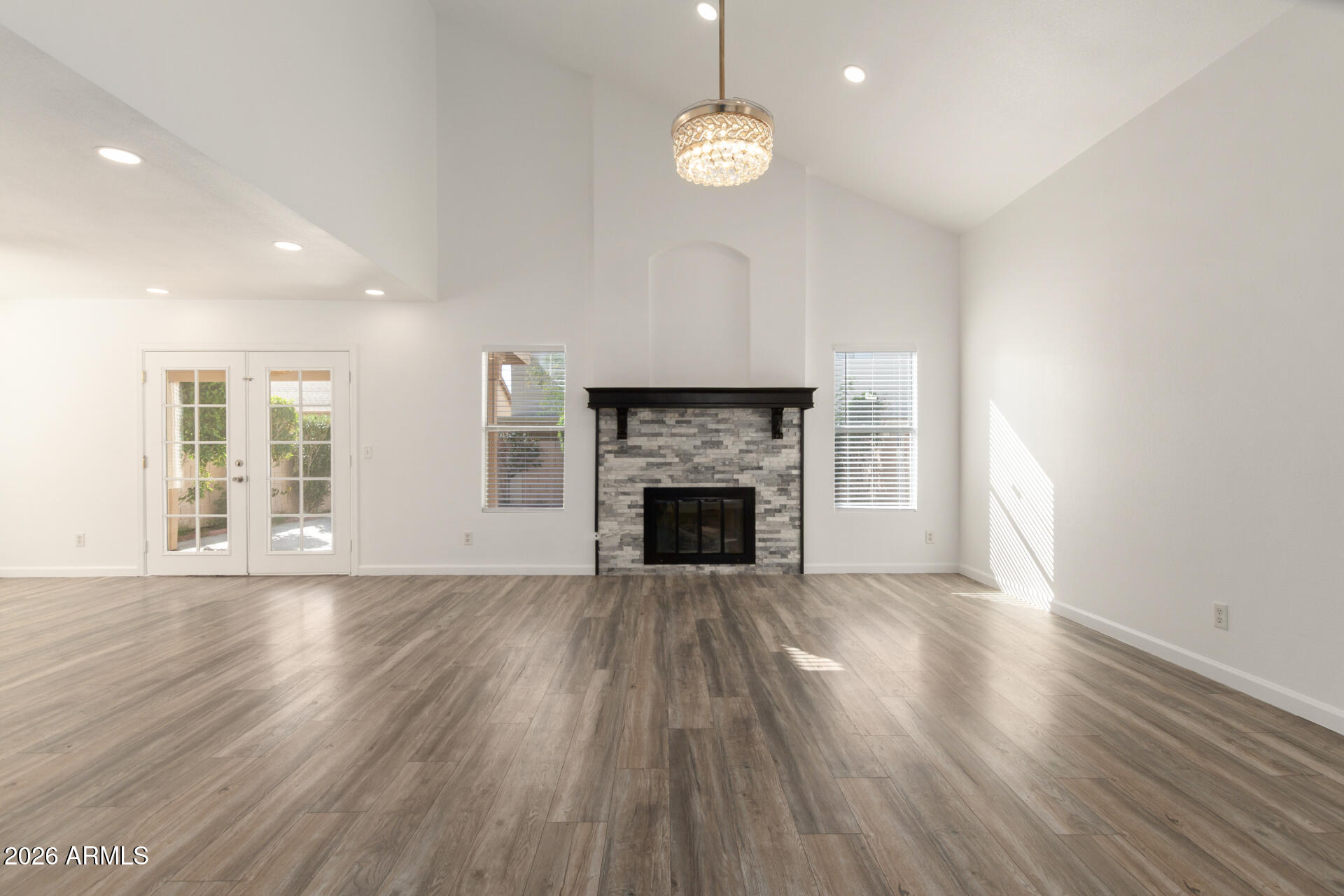 7619 W CINNABAR Avenue