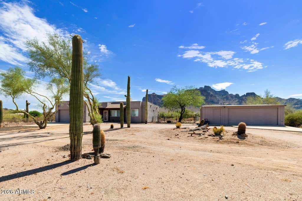 Photo of 1775 N Mountain View Road, Apache Junction, AZ 85119 (MLS # 7047527)