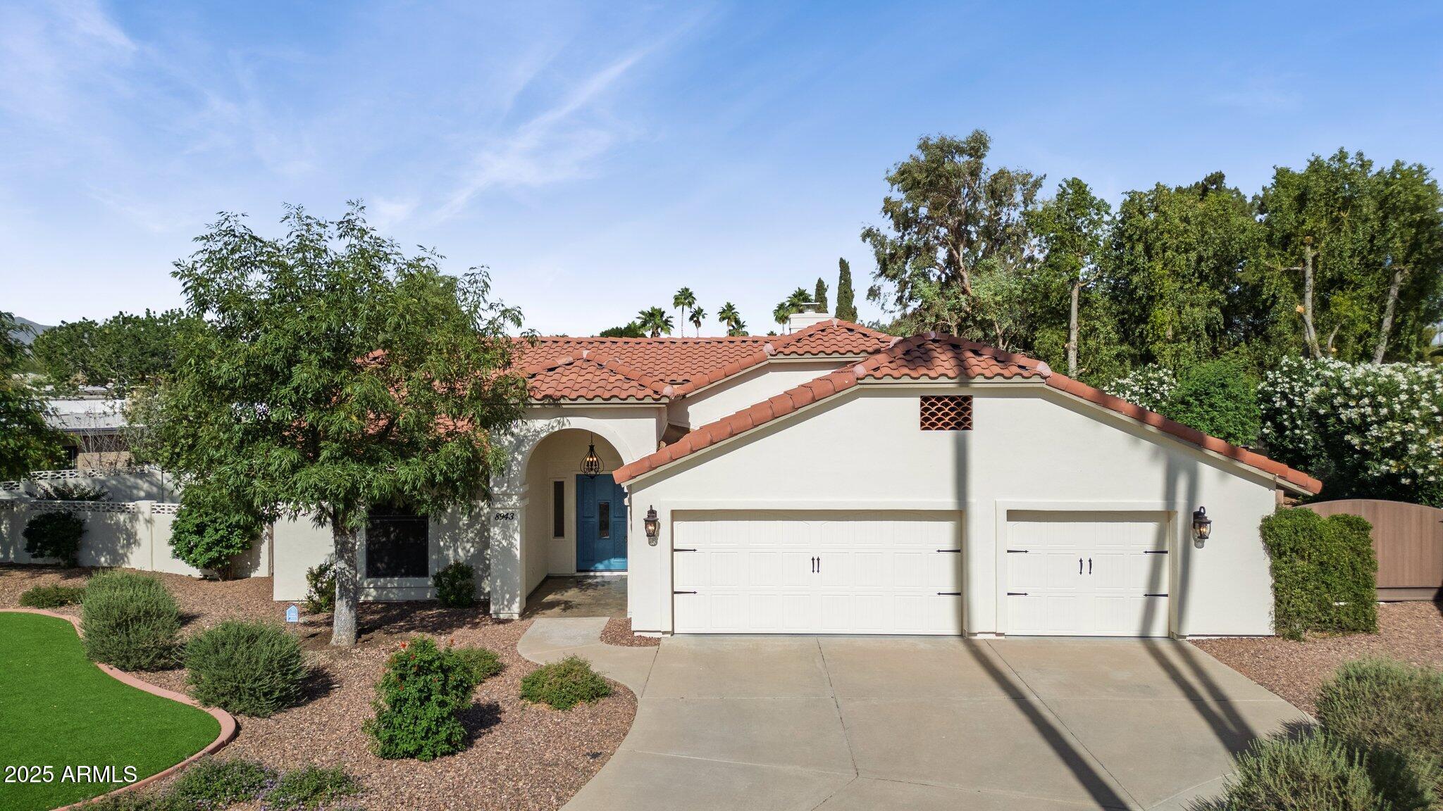 8943 N 80th Place