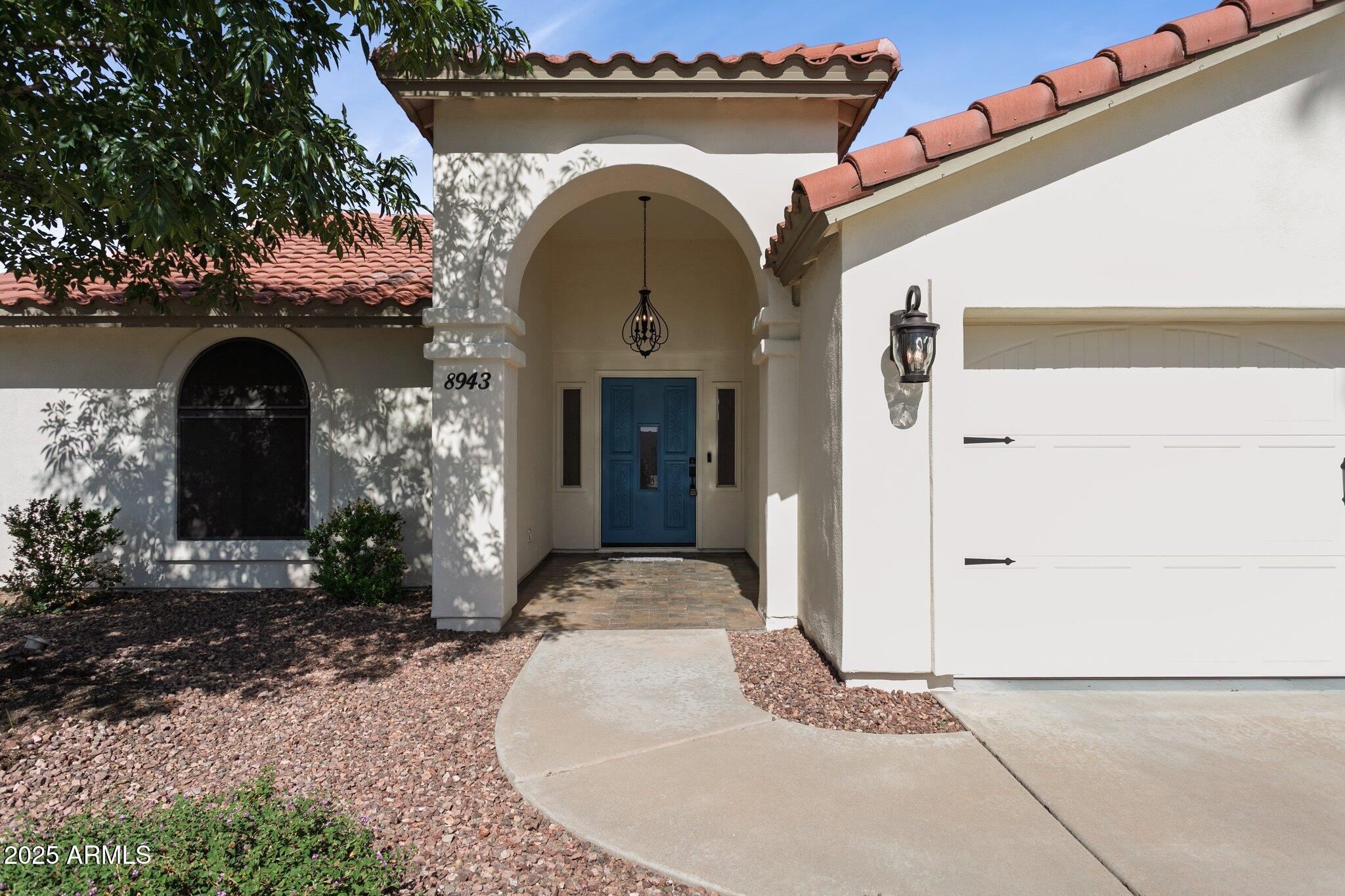 8943 N 80th Place