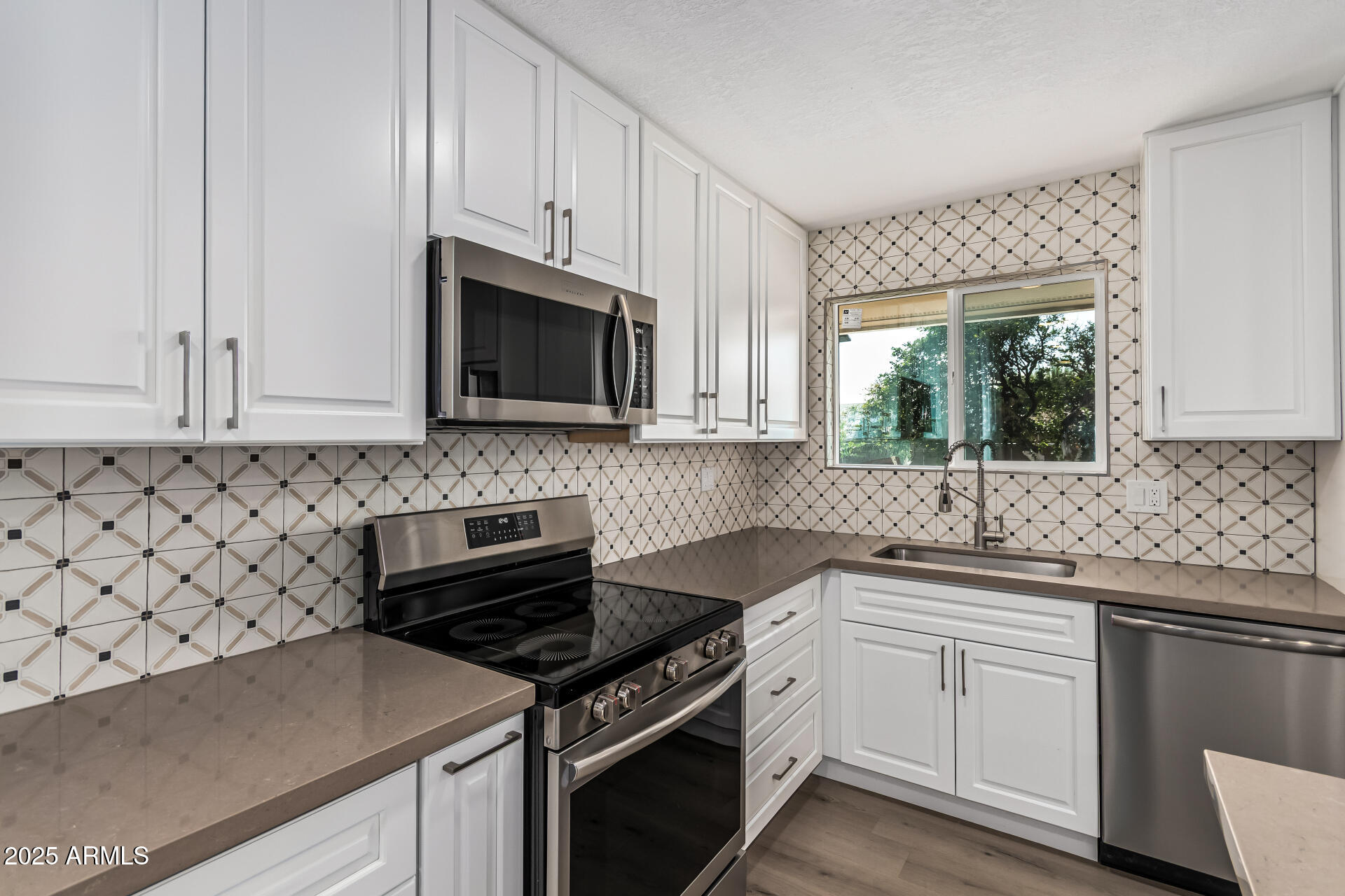 10625 W RIDGEVIEW Road