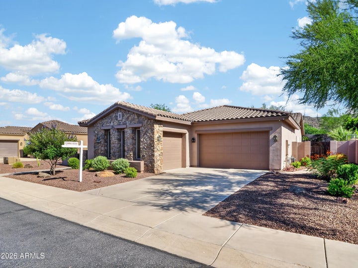 Photo 1 of 48 — 1915 E LATONA Road, Phoenix, AZ 85042