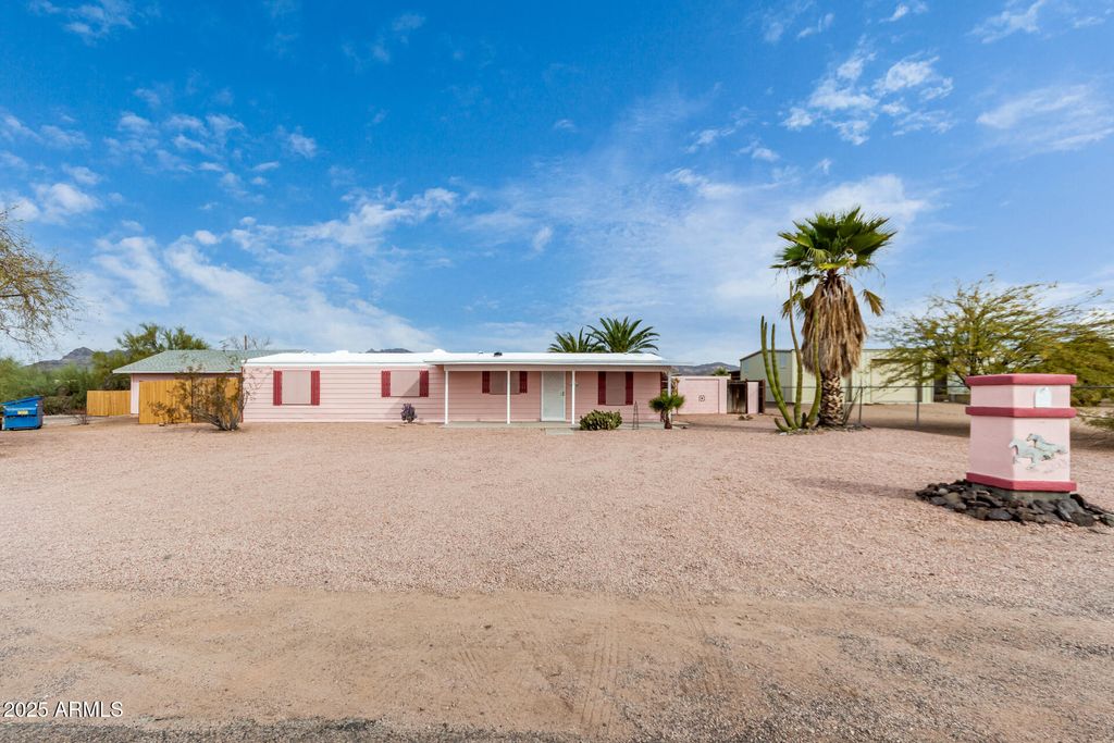 Photo of 378 W Foothill Street, Apache Junction, AZ 85120 (MLS # 6958057)
