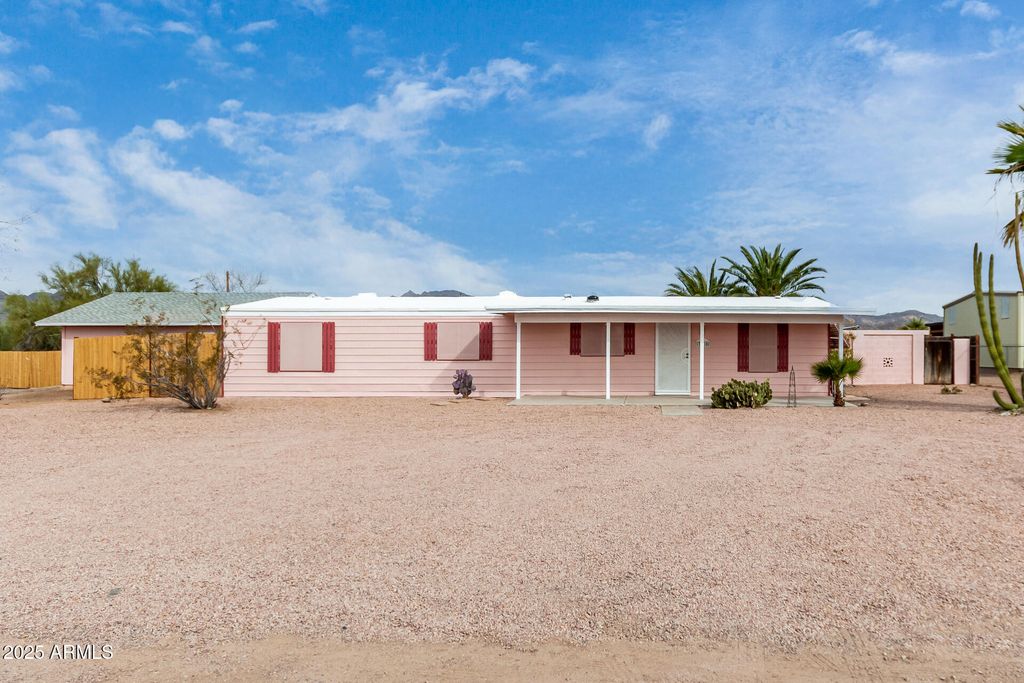 Photo of 378 W Foothill Street, Apache Junction, AZ 85120 (MLS # 6958057)