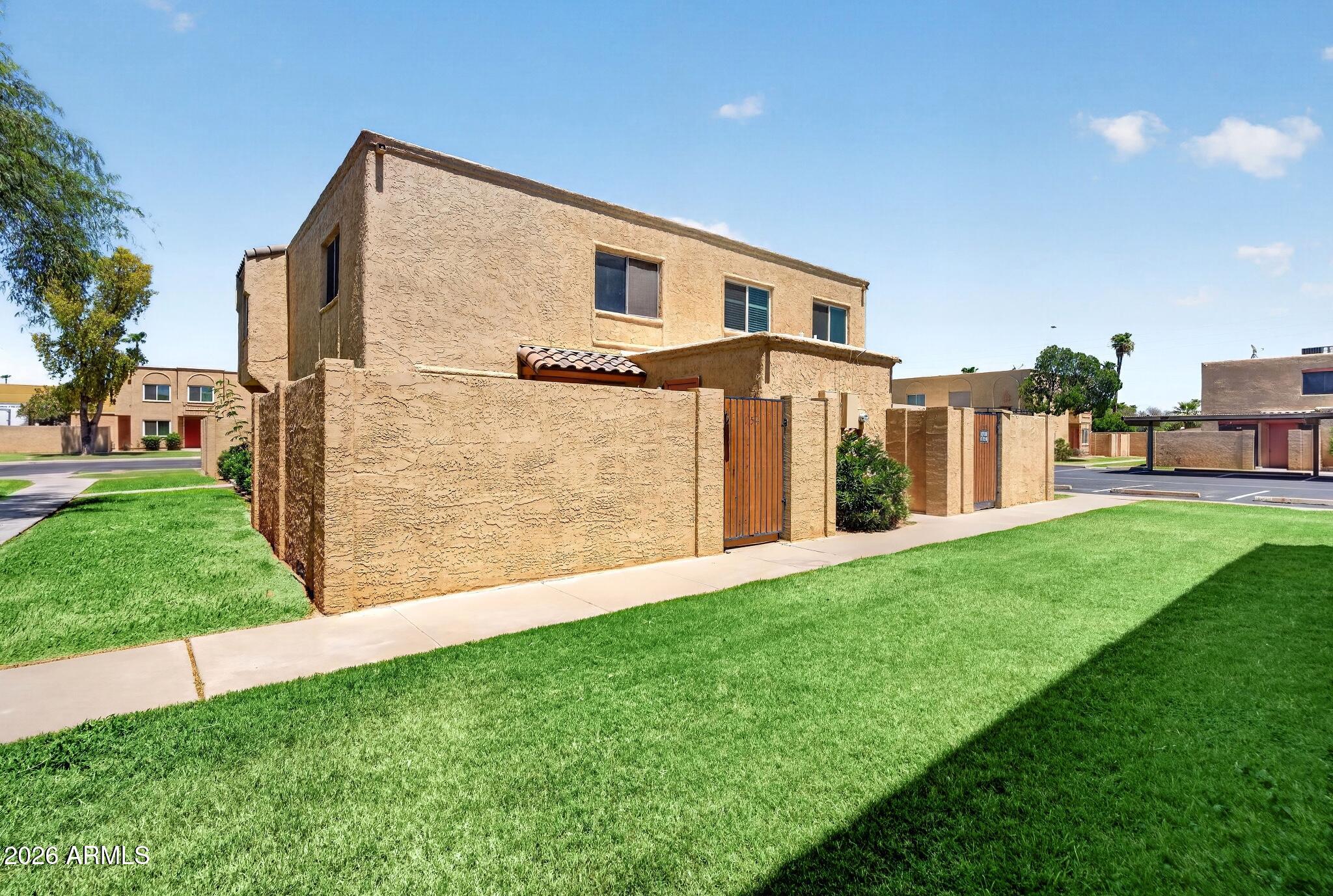 948 S ALMA SCHOOL Road 154