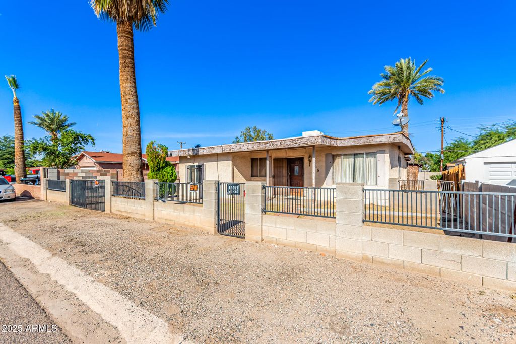 Photo of 616 W Mobile Lane, Phoenix, AZ 85041 (MLS # 7000318)