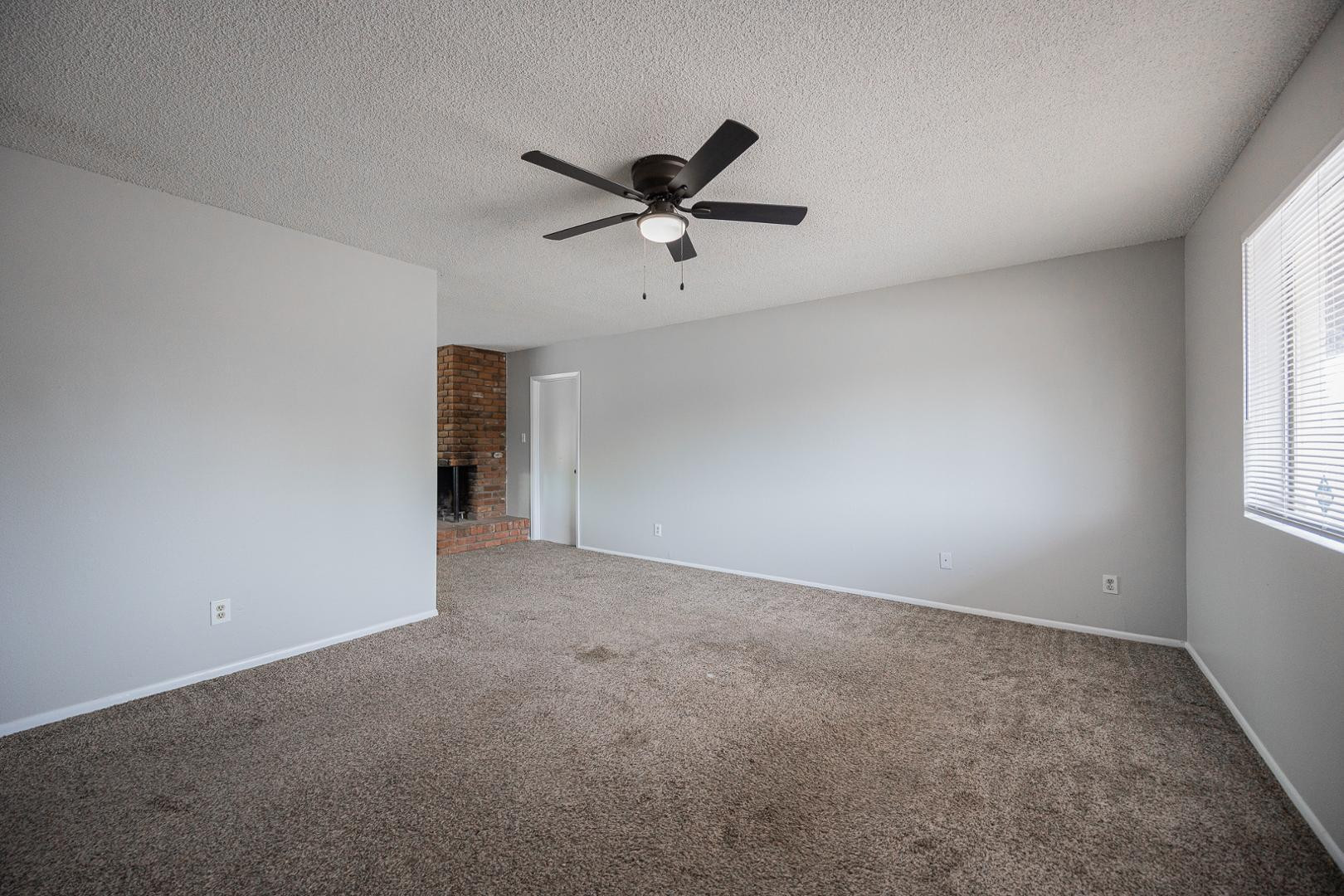 427 E MALIBU Drive