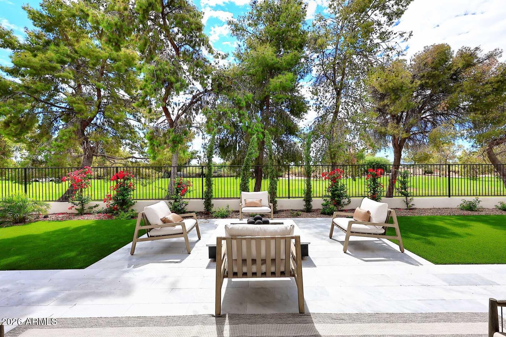 8201 E KALIL Drive