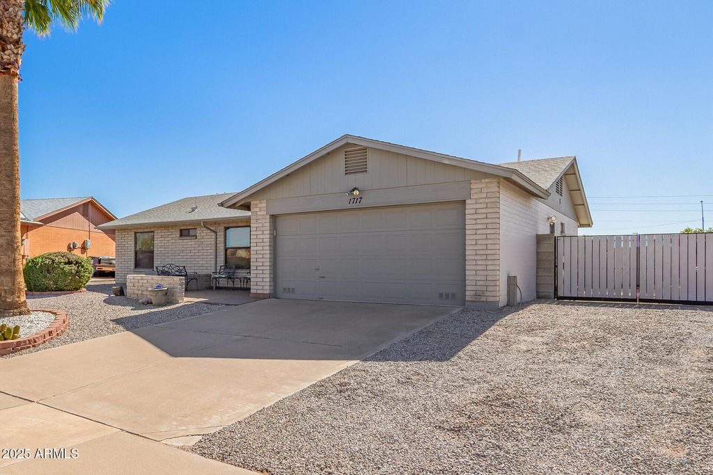 Photo of 1717 W 15th Lane, Apache Junction, AZ 85120 (MLS # 6944524)