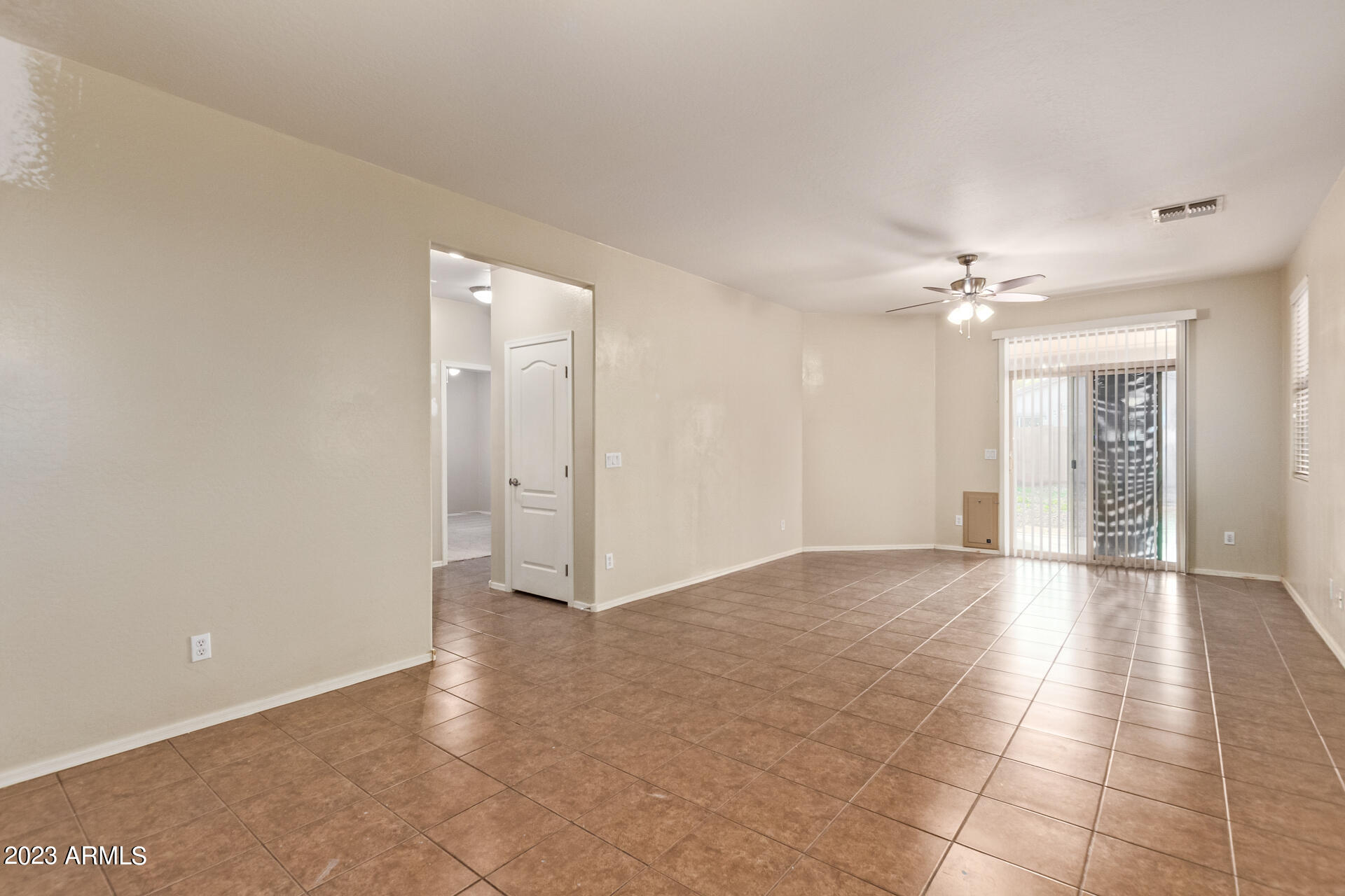 7419 W Glass Lane