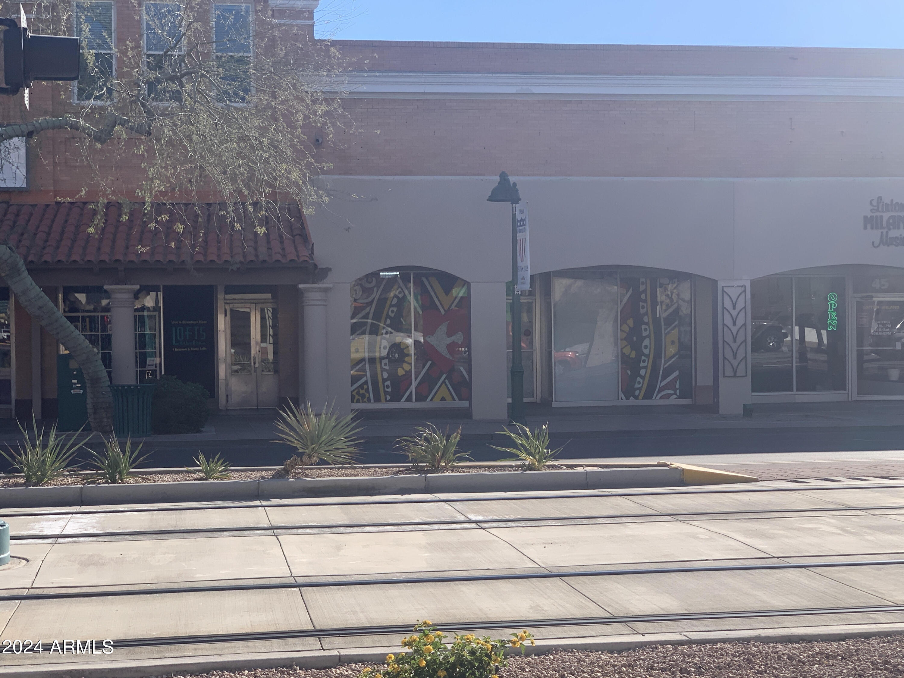 41 W MAIN Street