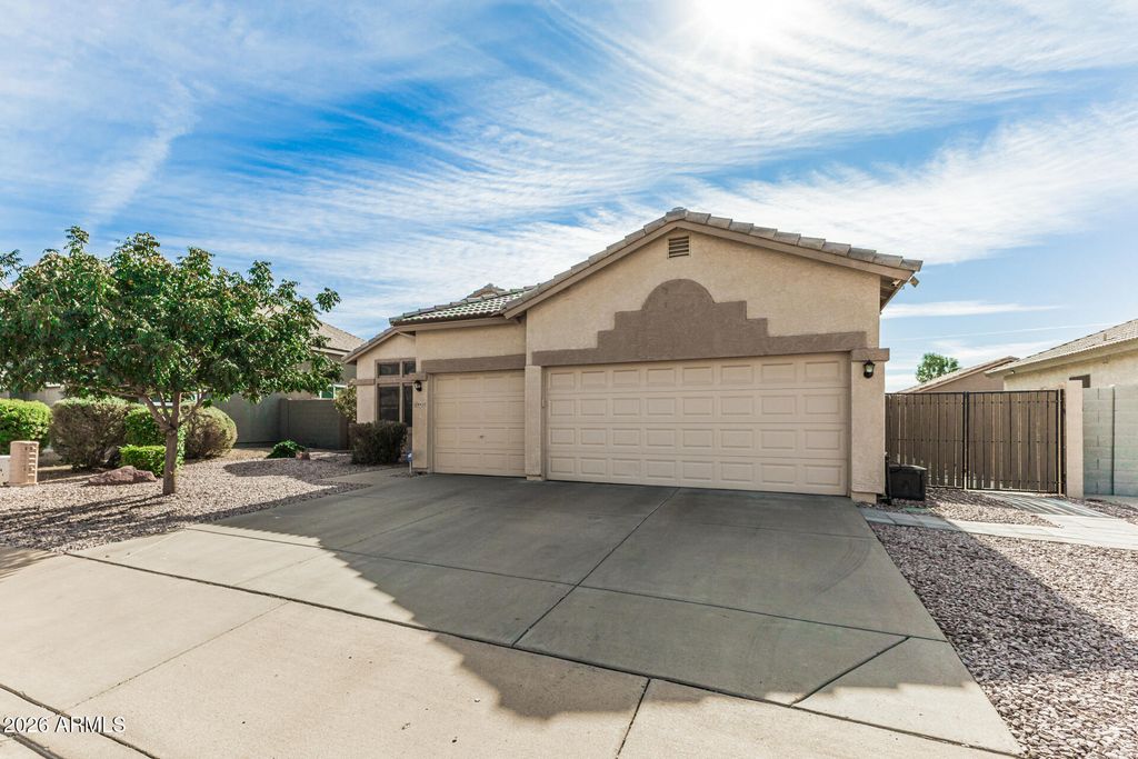 Photo of 10435 E Forge Avenue, Mesa, AZ 85208 (MLS # 6972030)