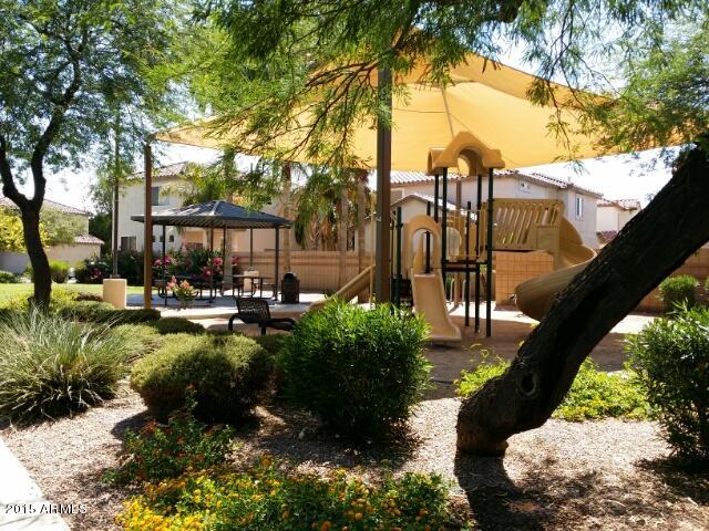 2114 N SAN VINCENTE Drive