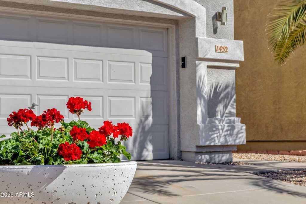 Photo of 1452 E South Fork Drive, Phoenix, AZ 85048 (MLS # 6936865)