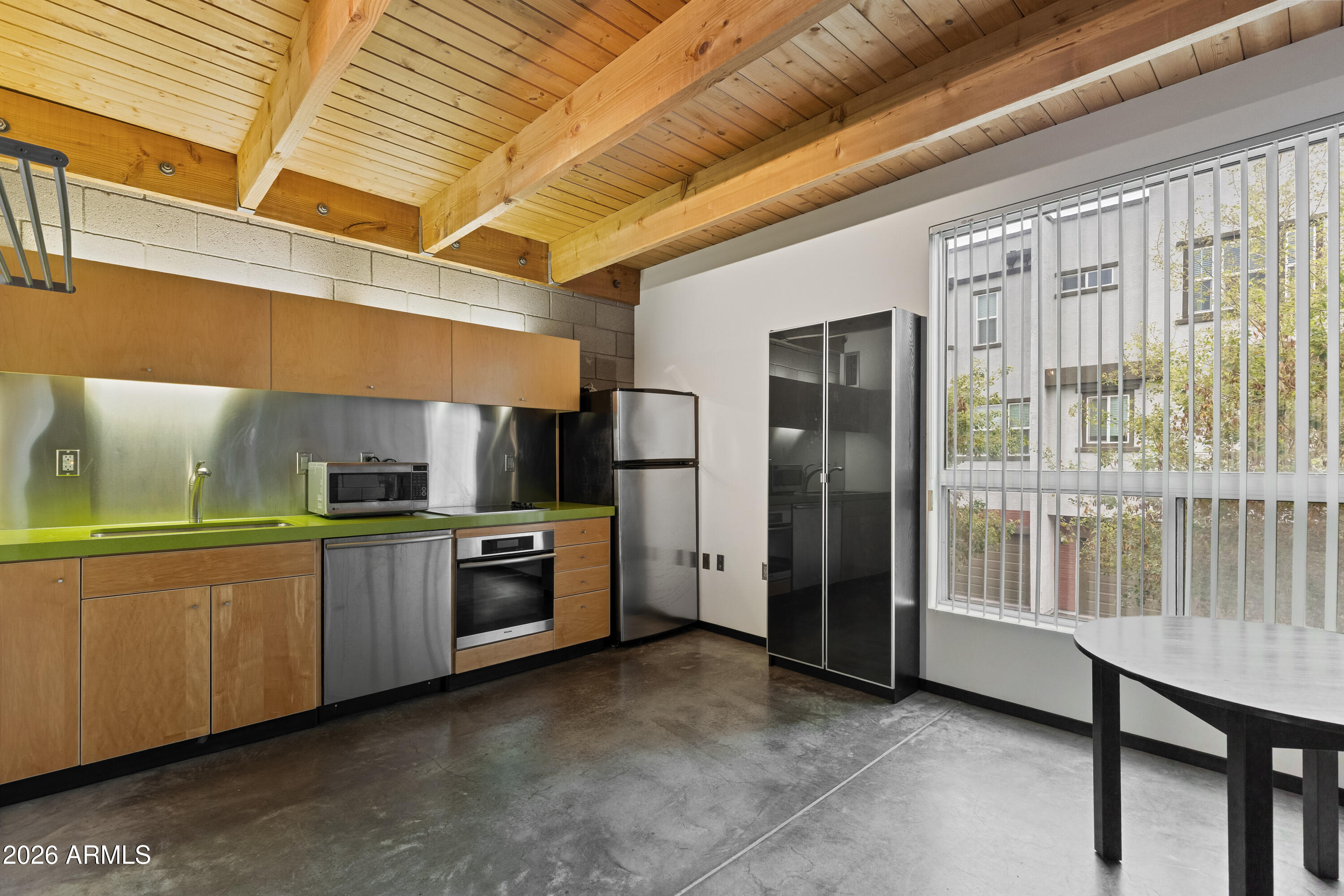 727 E PORTLAND Street 32