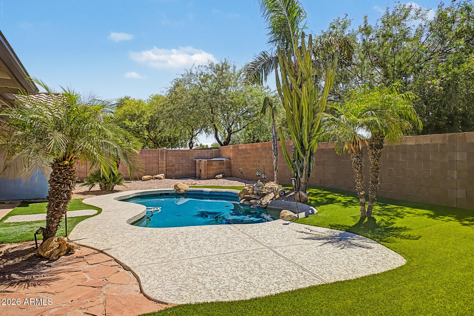 MESQUITE CANYON - Residential