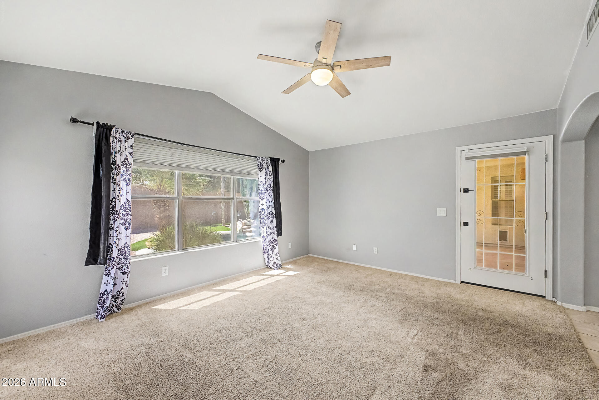 MESQUITE CANYON - Residential