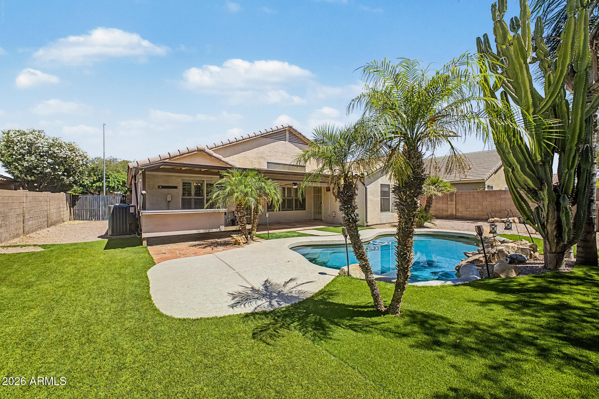 MESQUITE CANYON - Residential