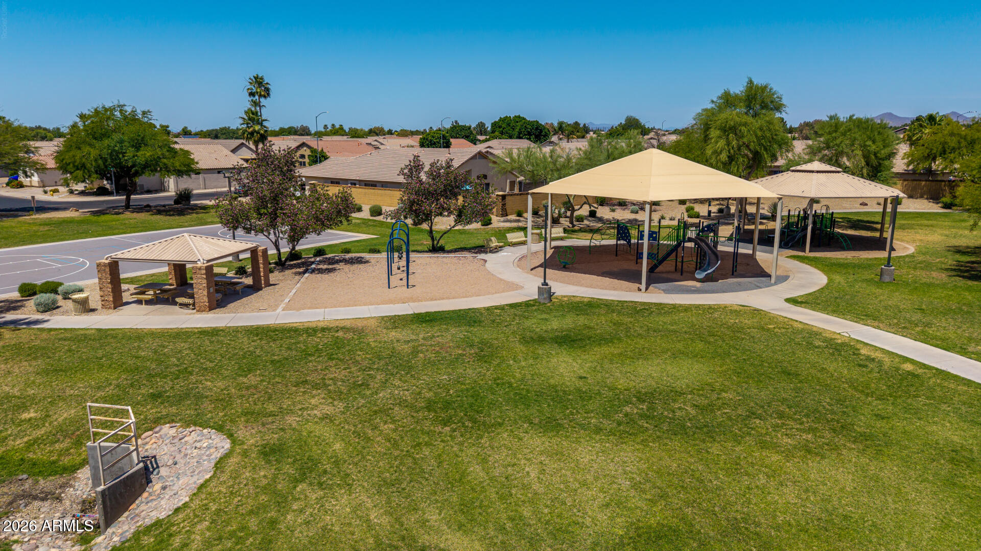 MESQUITE CANYON - Residential
