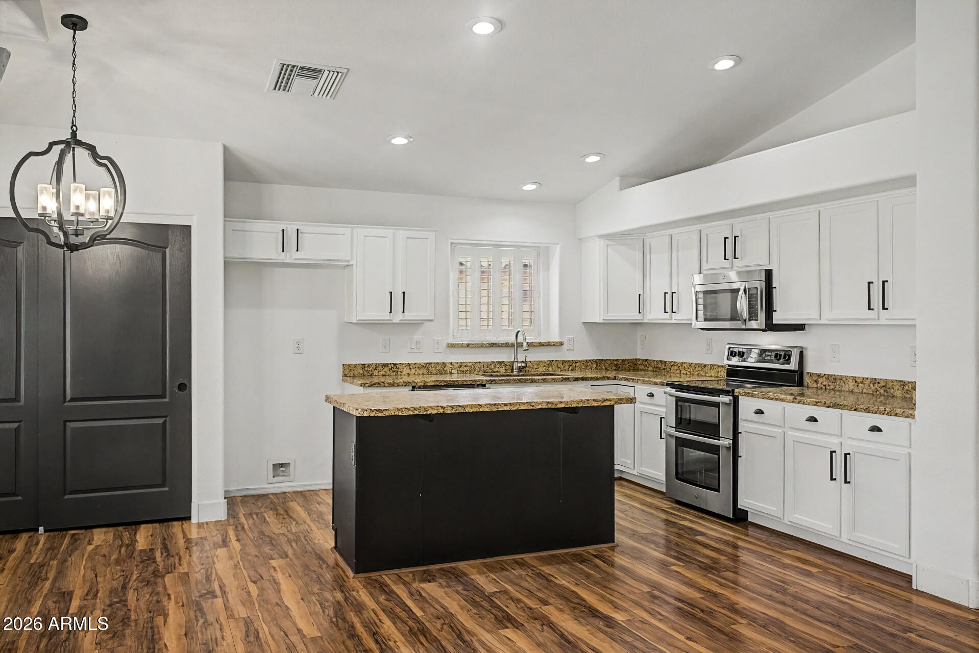 MESQUITE CANYON - Residential