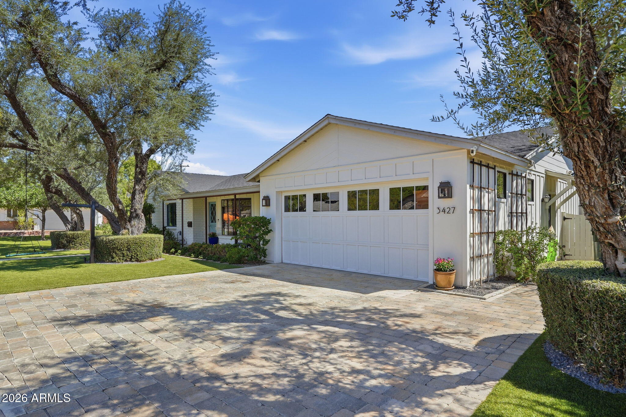 3427 E MARIPOSA Street