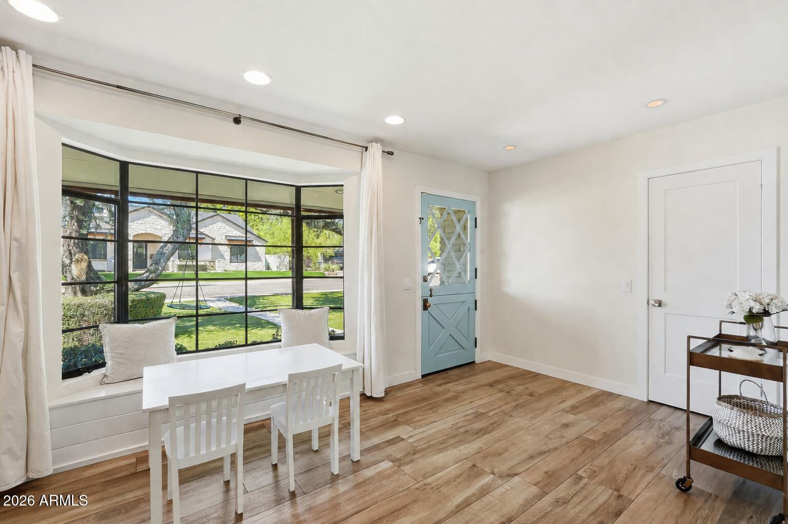 3427 E MARIPOSA Street