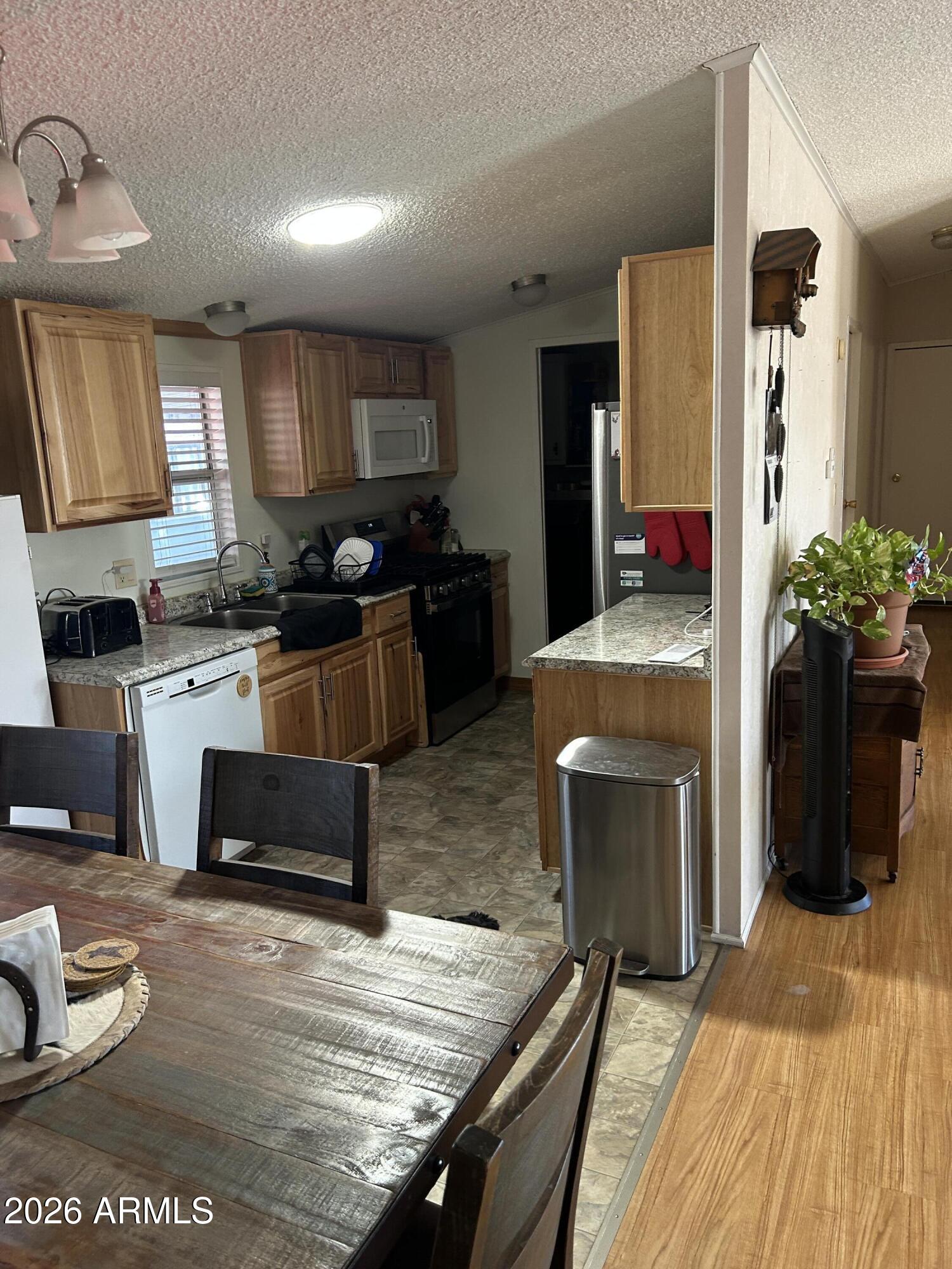 325 W STATE ROUTE 89A -- 40